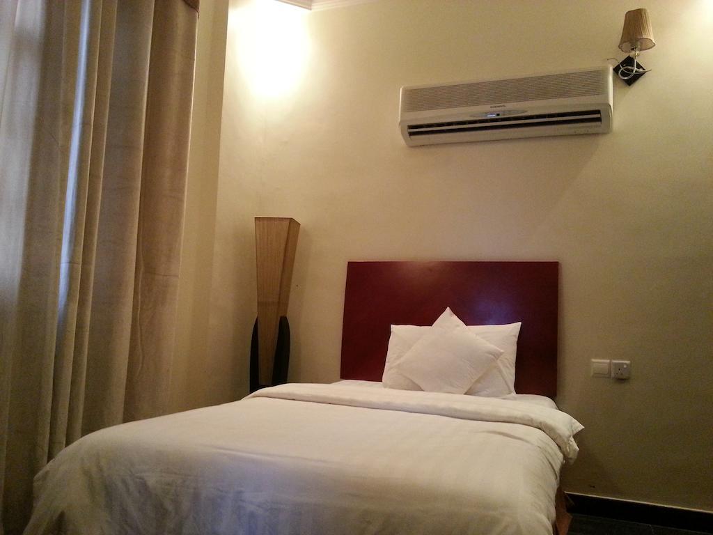 Rimal Suites Apartments Салалах Стая снимка