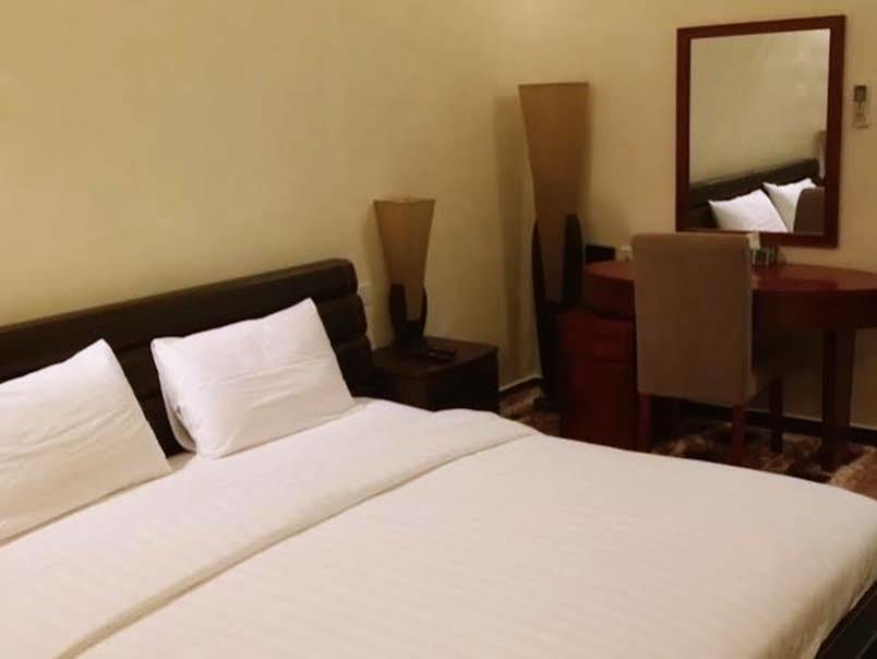 Rimal Suites Apartments Салалах Екстериор снимка