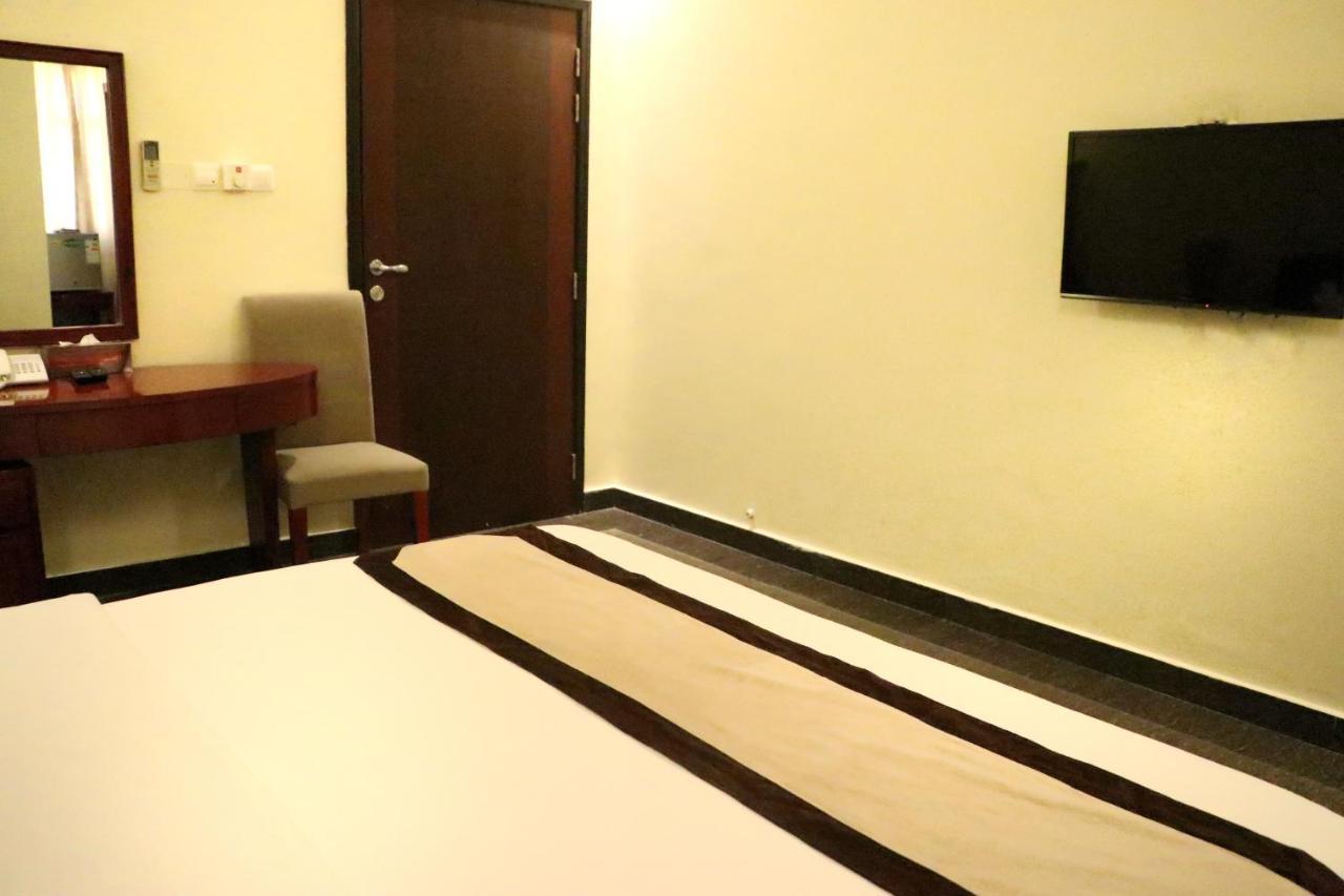 Rimal Suites Apartments Салалах Екстериор снимка
